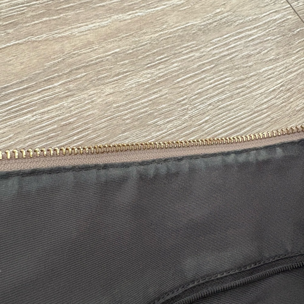 Coach Beige Leather Shoulder Bag with Gold Chain - Picture 8 of 11